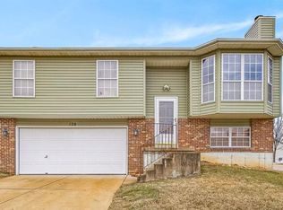 120 Greenbrier Blvd, Festus, MO 63028