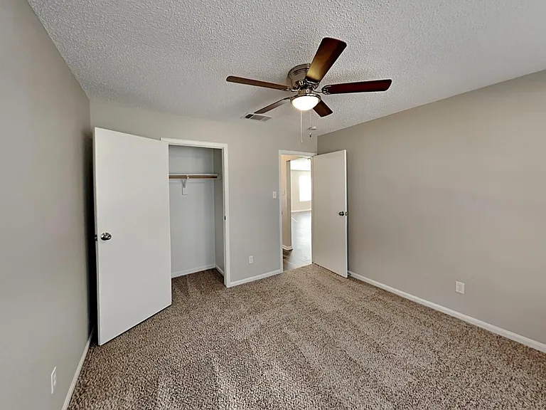 1317 Colony St — Photo 9