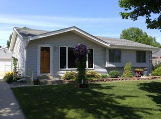 5708 68th St, Kenosha, WI 53142