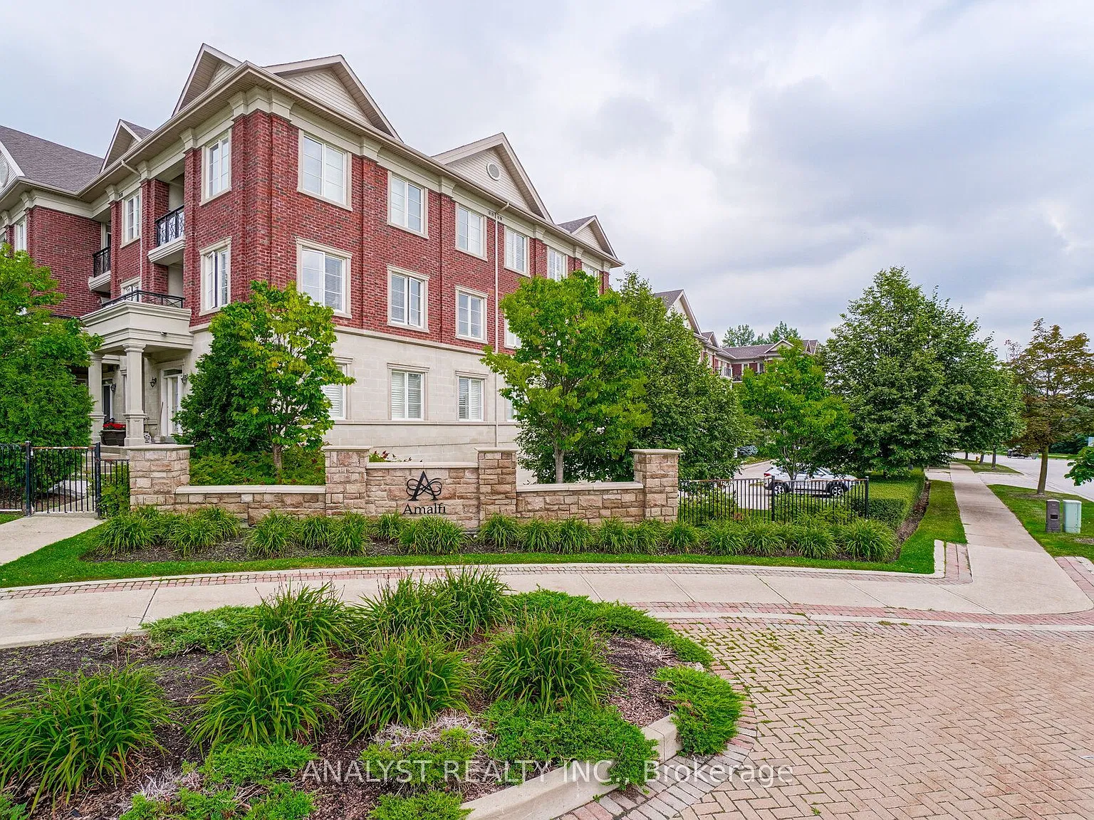 2 bed, $2,600 — Photo 1