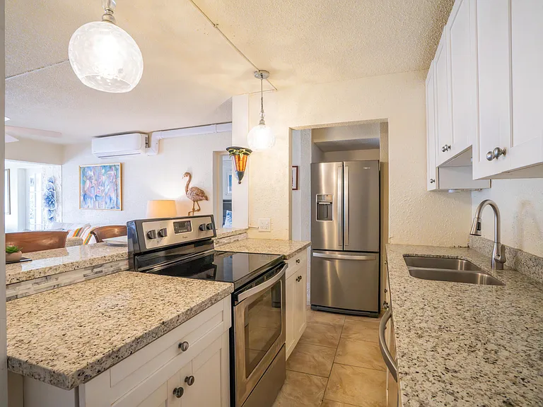 111 Golden Rock Est — Photo 5
