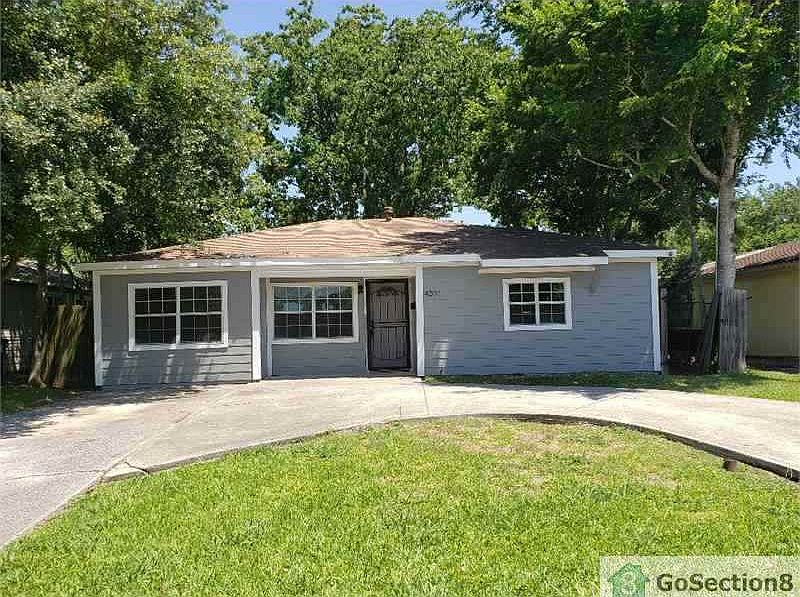 1st image of 4207 Holloway Dr