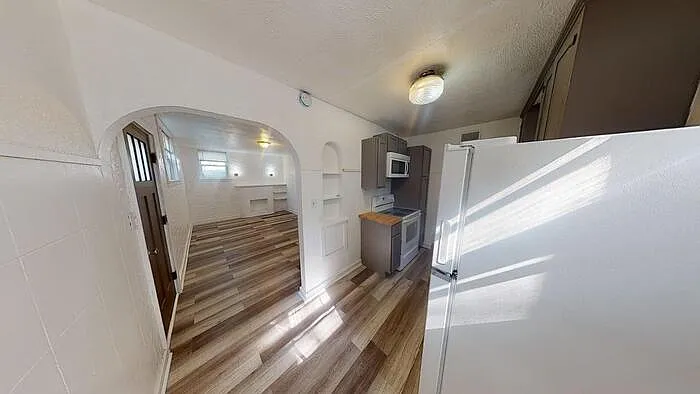 1 bed, 1.0 bath, $750 — Photo 2