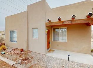 4129 New Moon Cir, Santa Fe, NM 87507