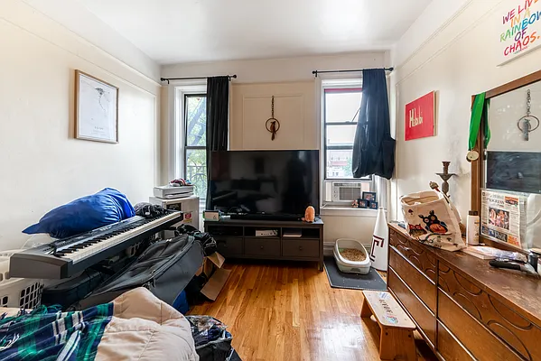 Rented by Joel Scharf, LREB | media 4