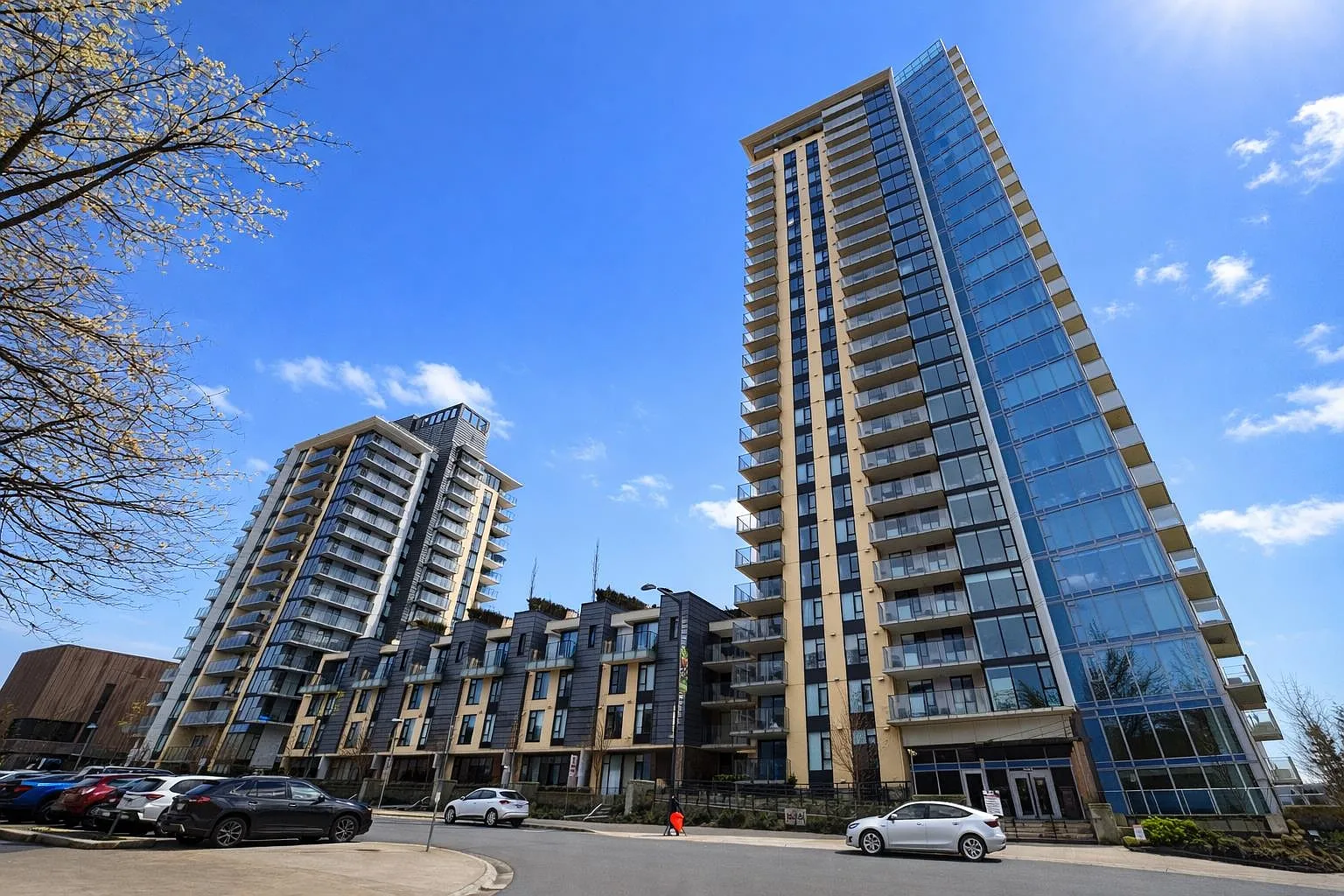 1401 Hunter St #405 photo 1