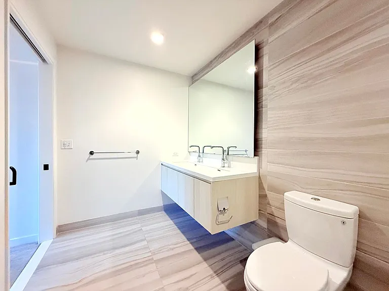 1050 S Grand Ave #1404 — Photo 15