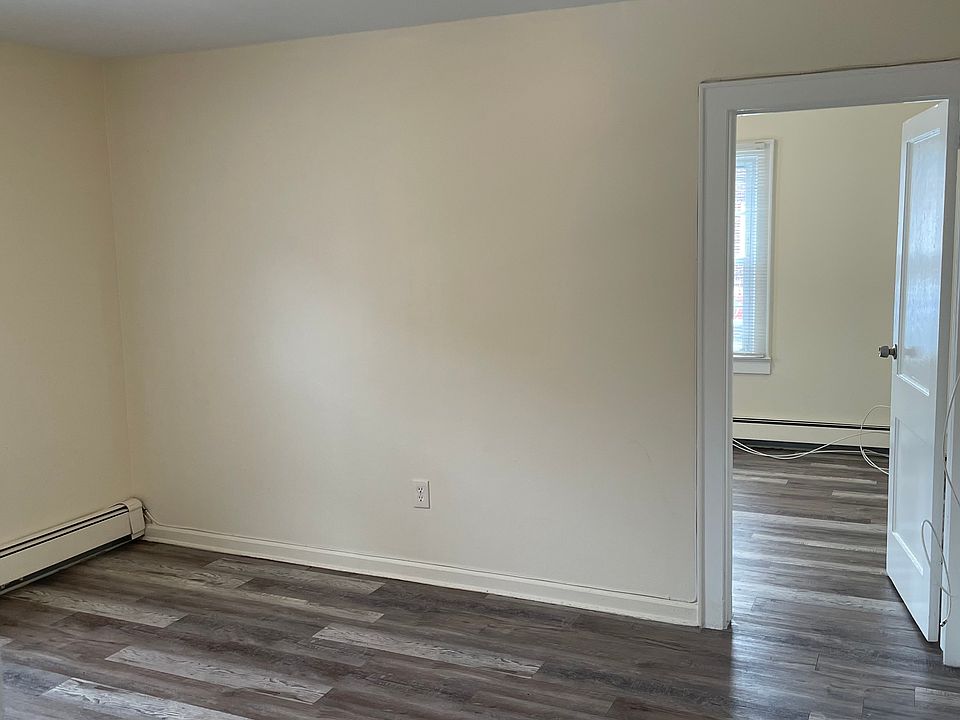 Livingroom to Bedroom