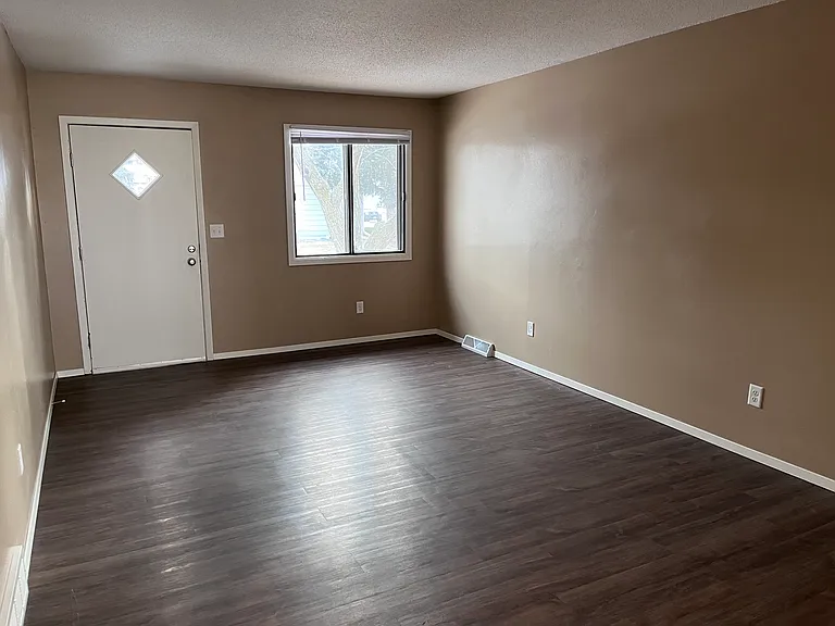 704 W Bailey St — Photo 5