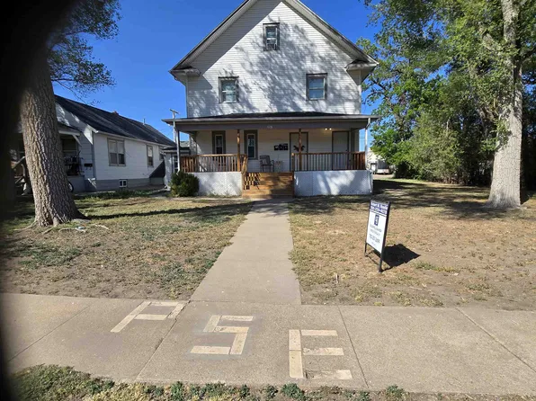 207 W 7th St, Hays, KS 67601