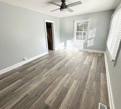 4th image of 1004 E 8th Ave