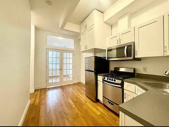 3rd image of 287 Wyckoff Ave APT 3F