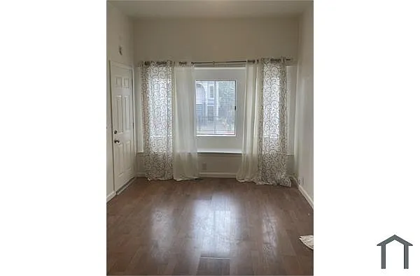 Building Photo - 744 34th St
