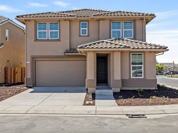 350 Summer Morning Dr, Hollister, CA 95023