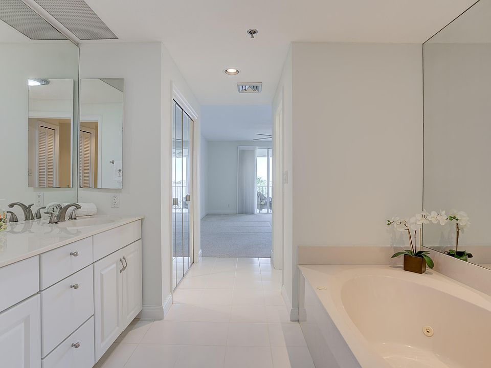 1st image of 1140 SW Chapman Way #406