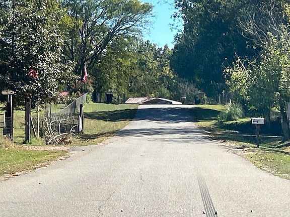 5th image of 8117 Camelia Dr
