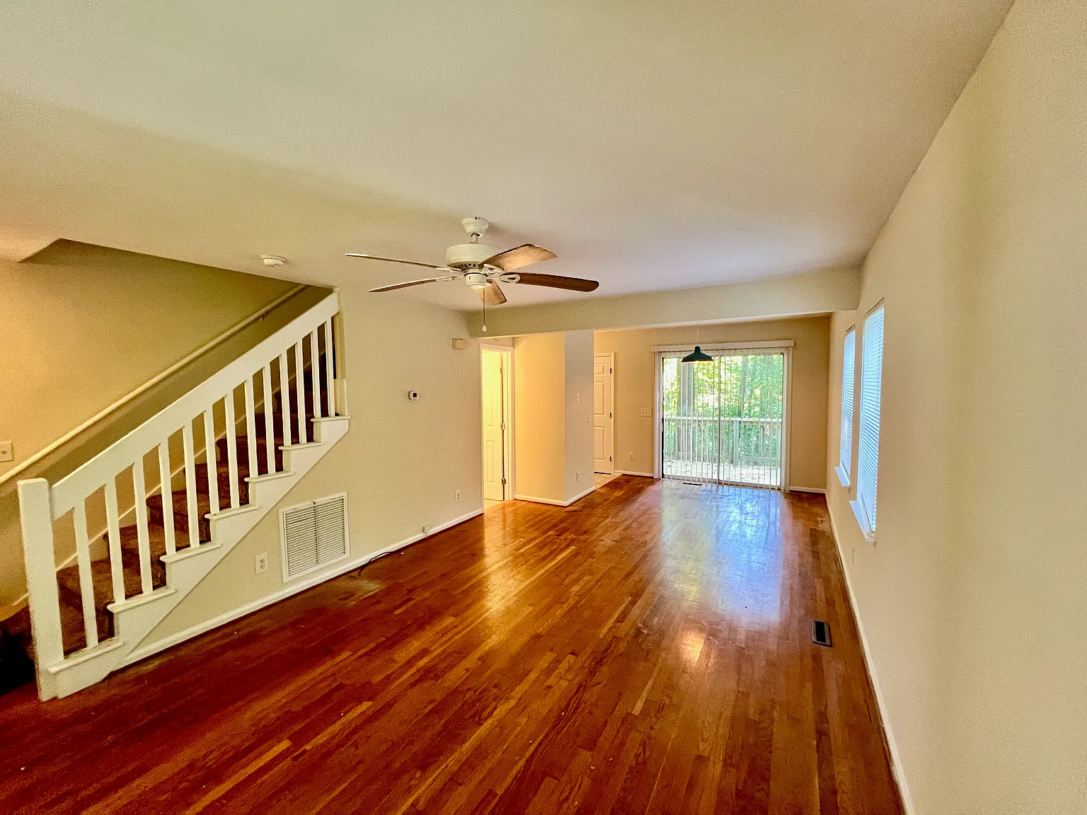 3 bed, $1,795 — Photo 2