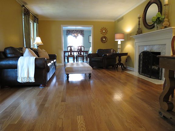 2nd image of 1908 Fieldcrest Dr