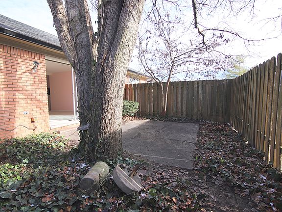 4th image of 1161 Canterbury Ct
