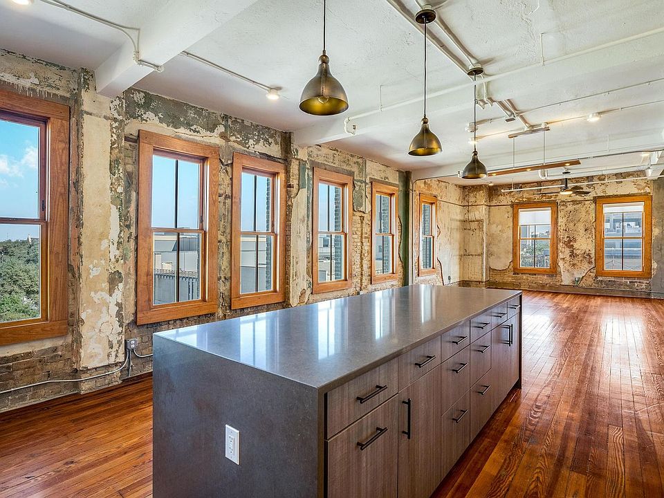 1st image of 219 N Alamo St #401