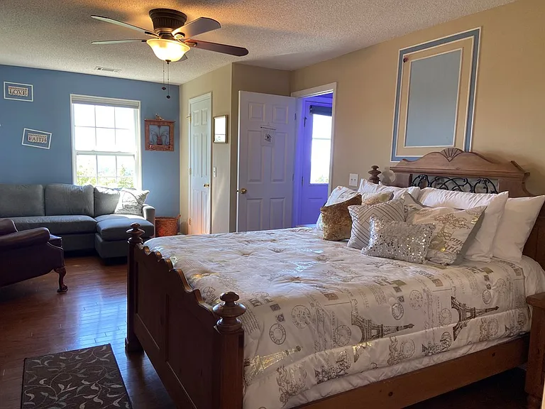 687 Anderson Rd — Photo 25