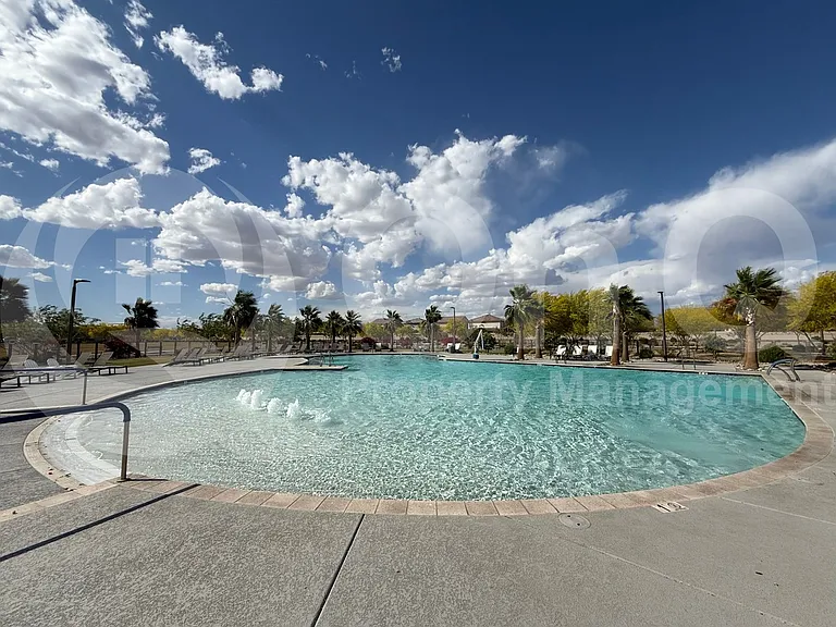 8923 W Solano Dr — Photo 27
