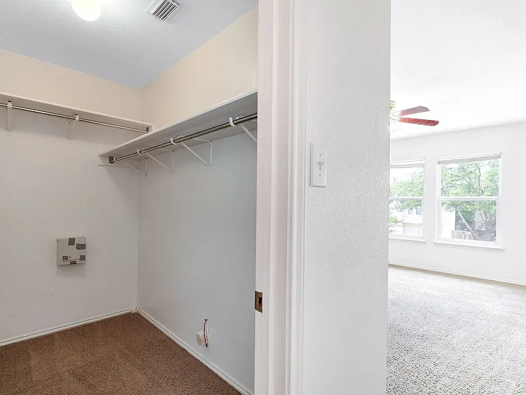 10106 Amber Flora Dr — Photo 17