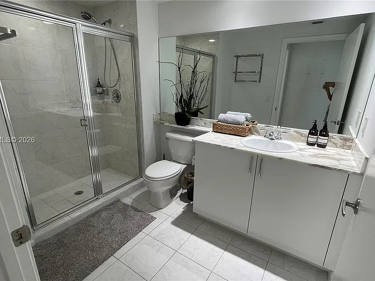 18800 NE 29th Ave #818 — Photo 13