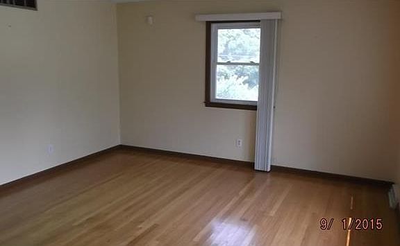 3rd image of 4204 Roswell Ave
