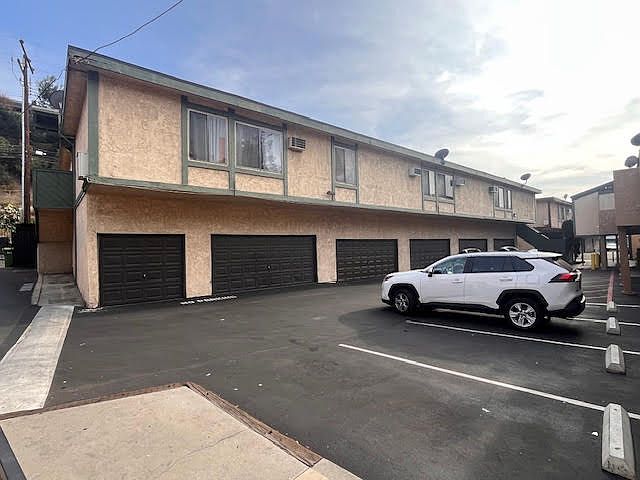 1st image of 768 N Garfield Ave #213