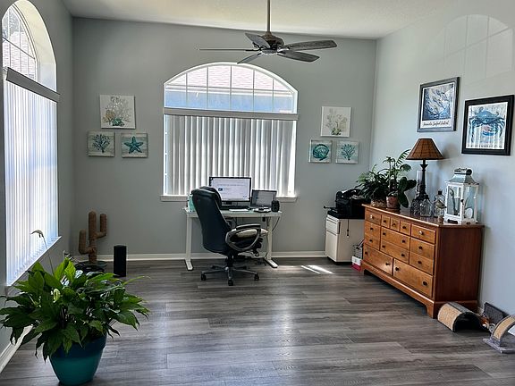 3rd image of 9546 Westgate Cir