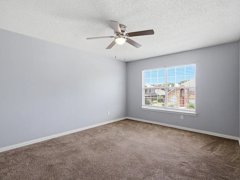 7852 Rainbow Falls Dr — Photo 34