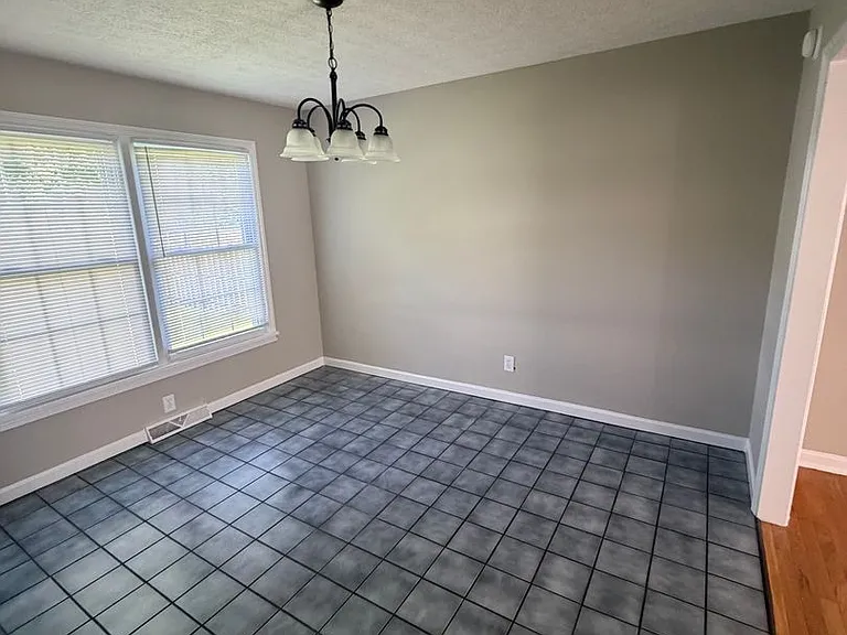 747 Mooreland Dr — Photo 6