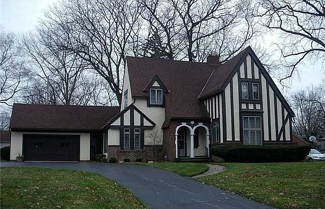 1st image of 2928 Meadowwood Dr