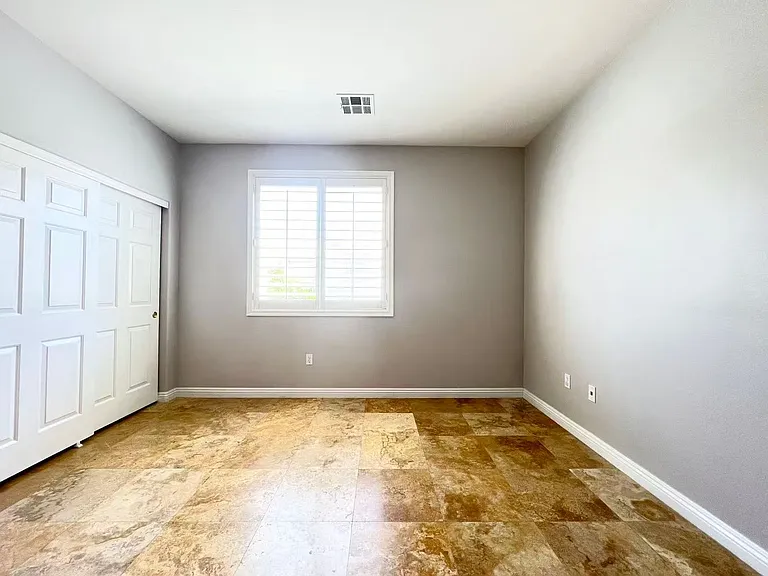 538 Los Hermanos St — Photo 14