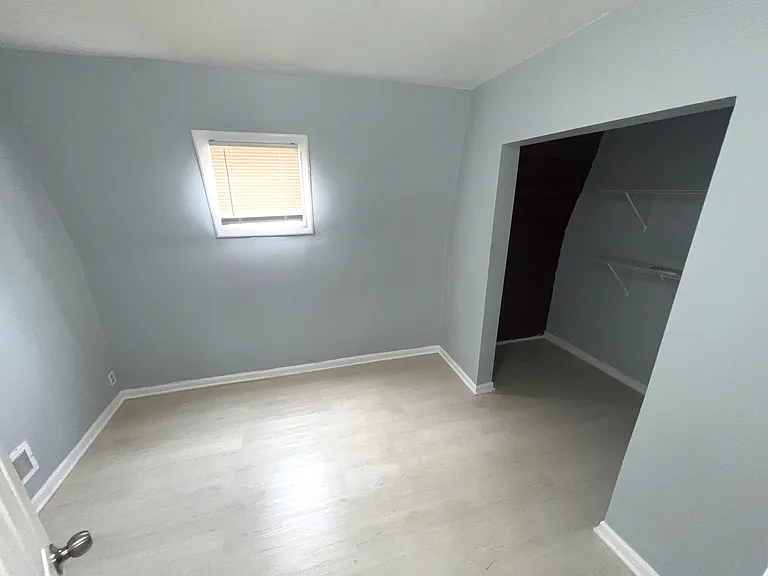 9147 S Woodlawn Ave — Photo 12