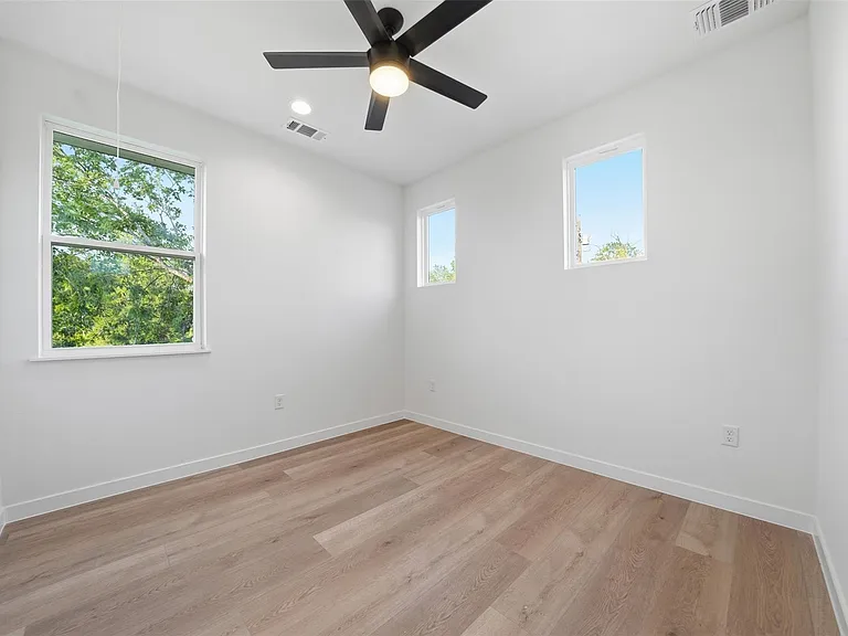 2212 Yellow Jacket Ln #2 — Photo 17