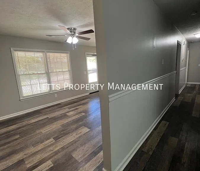 5543 Teresa St — Photo 5