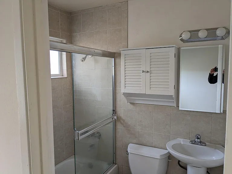 100 Paloma Ave #4 — Photo 8
