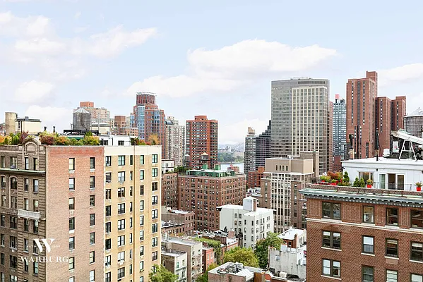 Sold by Warburg | media 11