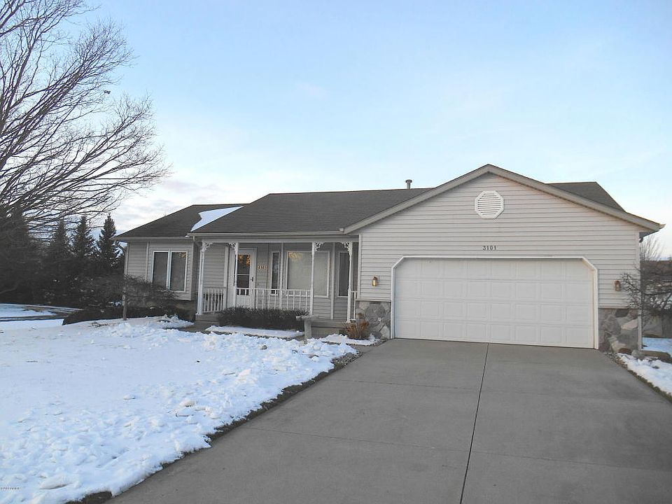1st image of 3101 S Bluff Ct