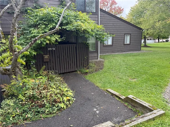 211 Wildflower Dr APT 2, Ithaca, NY 14850