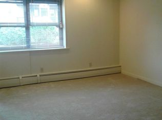 95 Kaye Vue Dr APT 2DD, Hamden, CT 06514