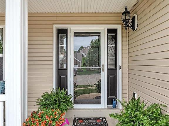 4th image of 350 Hunters Heights Dr