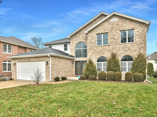 972 E Red Oak St, Addison, IL 60101