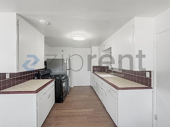 5th image of 139 W 18th St #8
