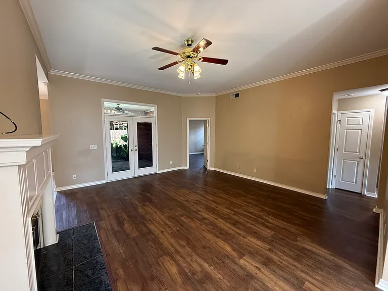 4131 Tanya Cir — Photo 2