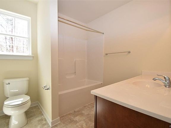 5th image of 21166 Baileys Grove Dr