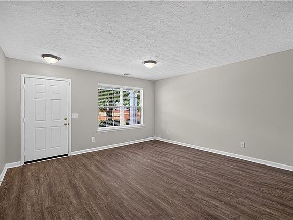 5th image of 828 Bramble Way