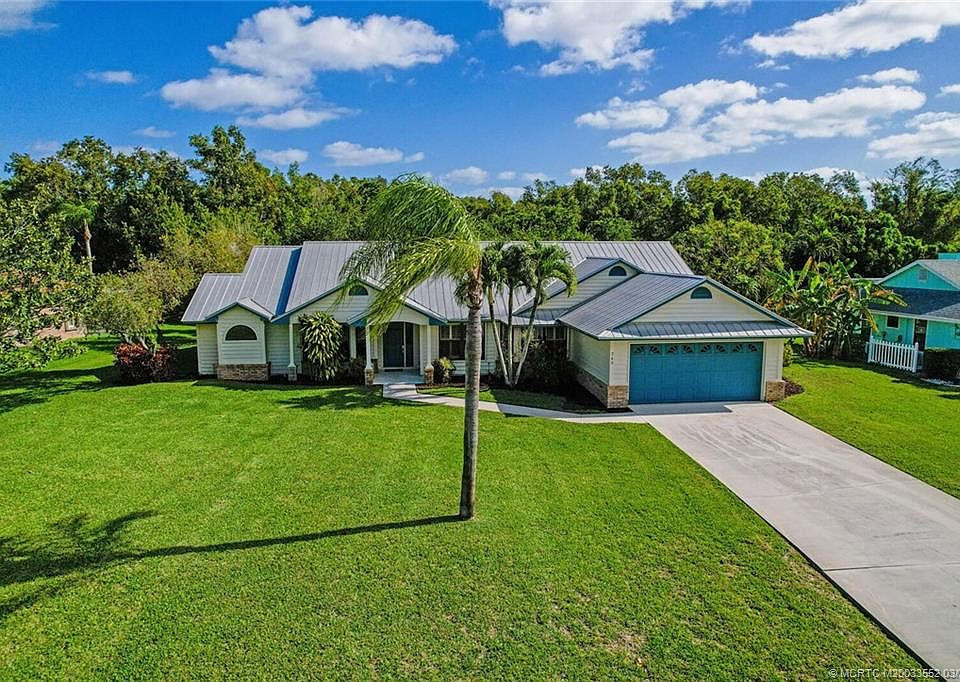 1st image of 265 NE Blairwood Trce